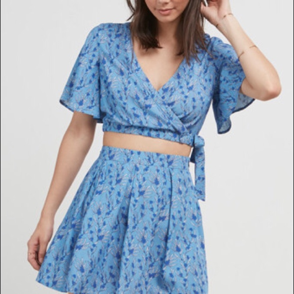 Jack by BB Dakota blue floral 2 piece top & skirt